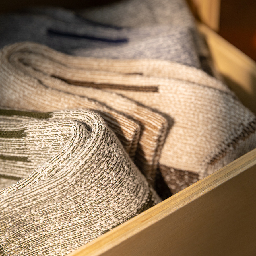Merino ถุงเท้าขนสัตว์หนาอบอุ่น - Wool Hiking Sock บทวิจารณ์และราคา